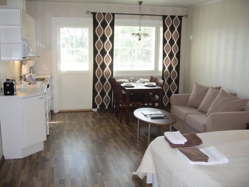 Lyhdyn Tila Hotel Каарина Стая снимка
